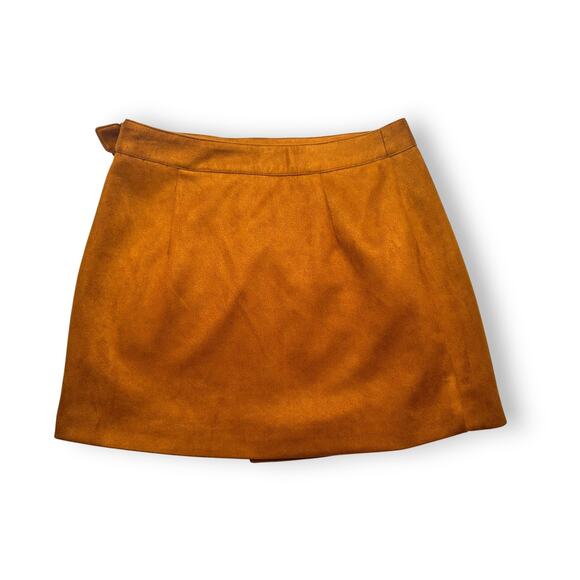 Forever 21 Bright Tan Faux Suede Mini Skirt with Belt Size Small - Picture 11 of 11